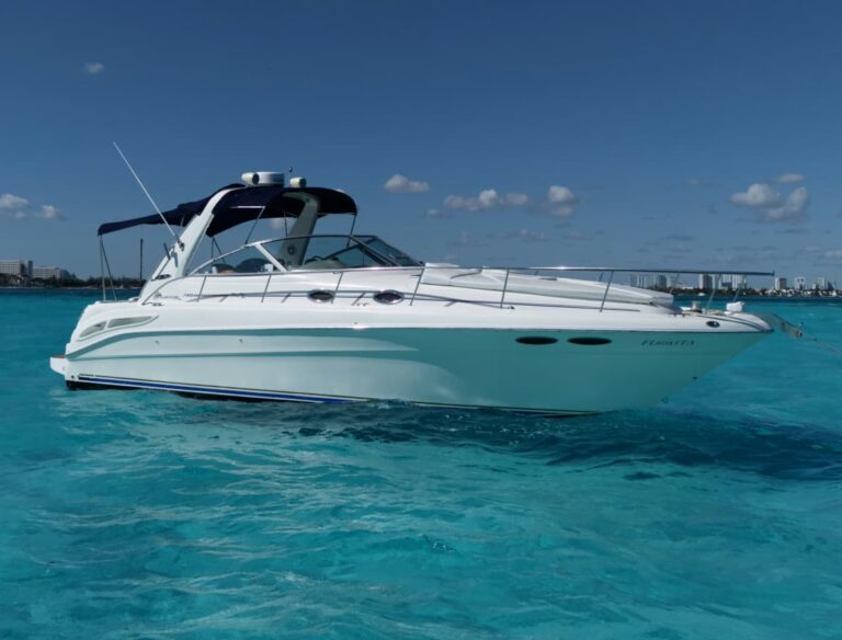 35 ft Sea Ray yacht with bathroom and cabin